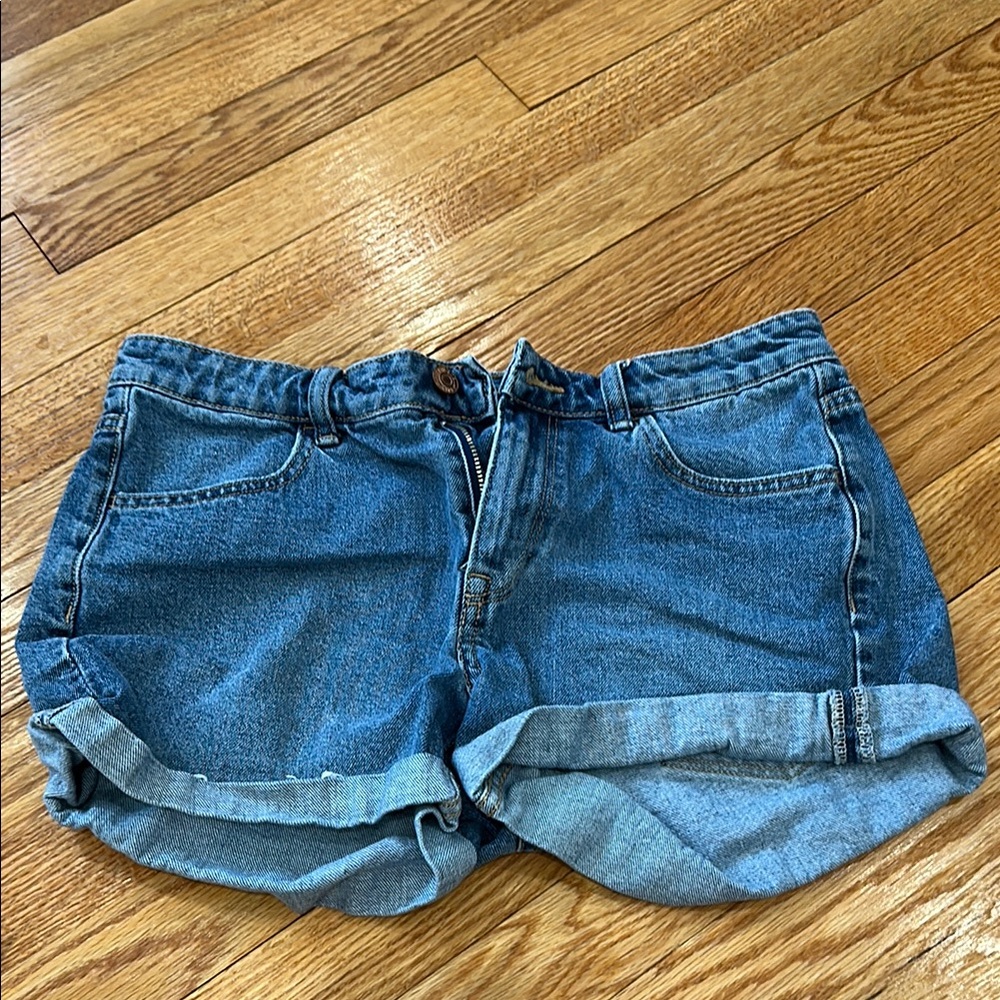 Women’s H&M Denim Shorts Size 8 Like New